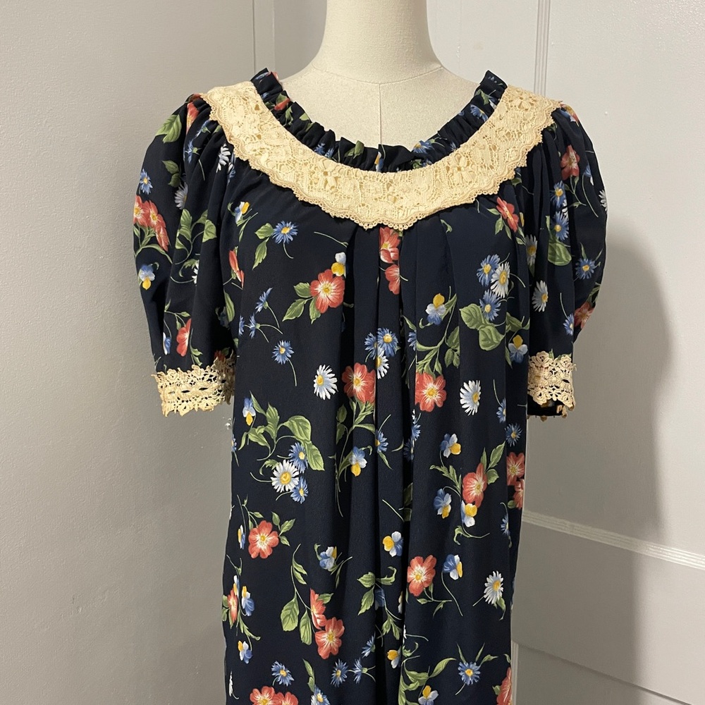 Vintage Floral Maxi Dress - Picture 2 of 5